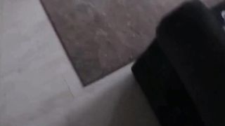 Mutter wurde von ihrem Stiefsohn mit Handschellen gefesselt6 - 5 image