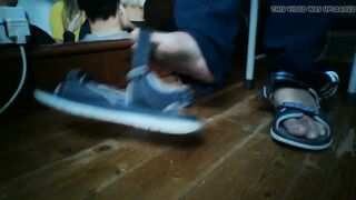 shoeplay in flip flops - 7 image