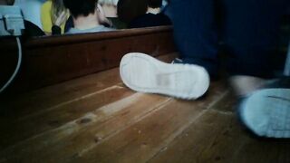 shoeplay in flip flops