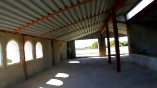 2 in 1 Lockige rothaarige und kleine brunette am Strand - 3 image