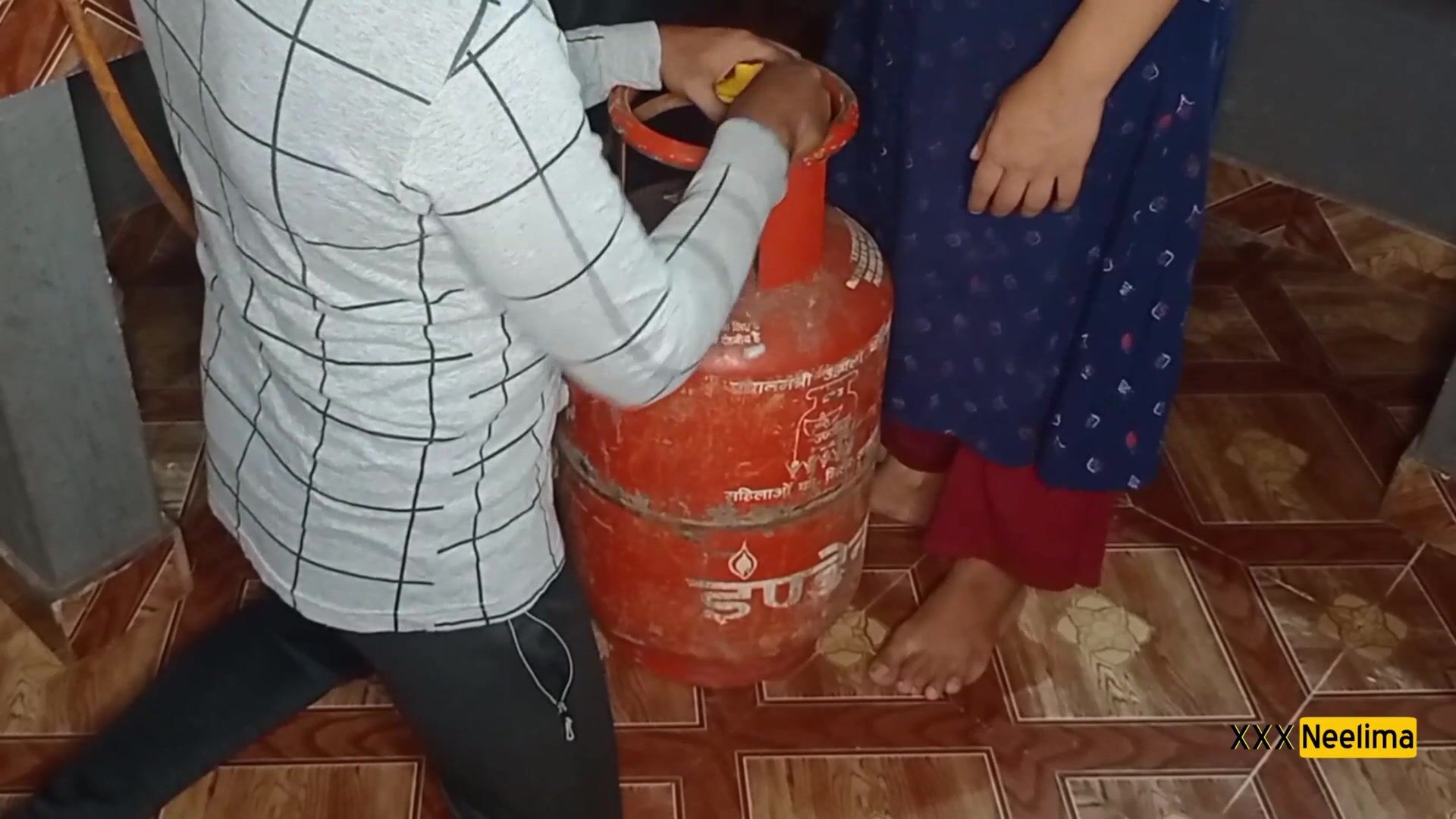 2023 new year, solved the problem of thirsty sister-in-laws pussy along with gas cylinder, fucked in the kitchen watch online
