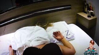 Friend came to get a massage, and I squirted a lot and orgasms a lot