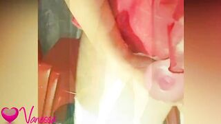 Gordibuena HotWife con Baby Doll rojo con medias y un Baile rico y Mojadita sus medias y Tanga roja - 13 image