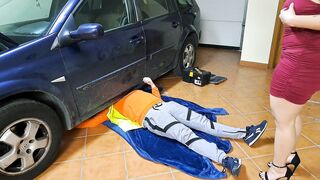 Horny wife receives internal cumshot from the mechanic