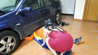 Horny wife receives internal cumshot from the mechanic - 8 image