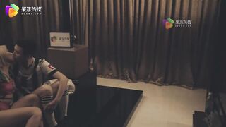 Blonde BBW Asian girl with big boobs and big butts feel so horny treat her inexperienced boyfriend her big boobs - 4 image