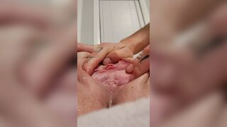 Queens Pussy Squirts and Soaks Everything