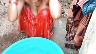 Hot Rati open place bathing Localsex - 2 image