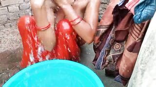 Hot Rati open place bathing Localsex - 6 image