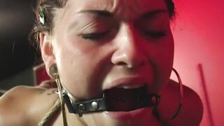 Curvy Mistress Maxine X Flogs And Punishes Slutty Babe Kaera Cruz! - 5 image