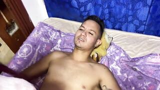 While my girlfriend is away, I am unfaithful to her with her friend and she doesn't realize it. - 11 image