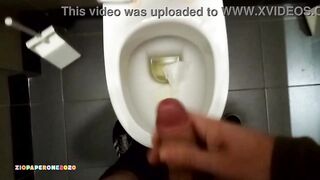 Ziopaperone2020 - PUBLIC - After pissing, I jerk off and spray my cum around (in a public bathroom) - 9 image