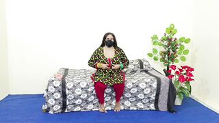 Sexy Desi Pakistani Aunty With Big Boobs Masturbating - 2 image