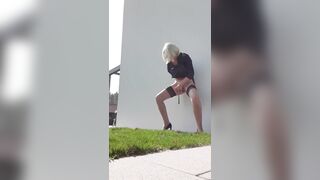 Fantastic squirt public in my garden - 12 image