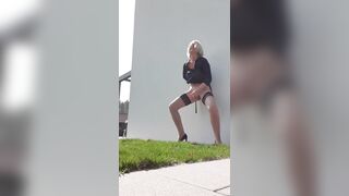 Fantastic squirt public in my garden - 13 image