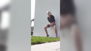 Fantastic squirt public in my garden - 15 image