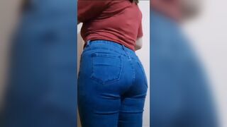 Kabyle fille t7ok sawathaaa f dar w tbanyaaatt - 1 image