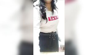 Desi indian girl shows body and her wet pussy - 5 image