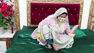 Hot Indian Mature Bride Women Fucking Pussy By Dildo - 4 image