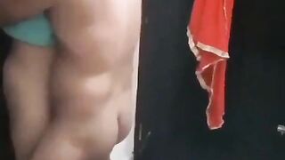 Bhabhi ko dhokay se gher bula kar choda - 9 image