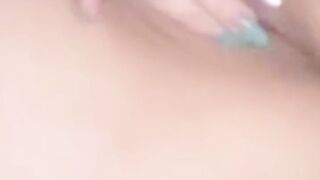 Masturbation squirt tight pussy