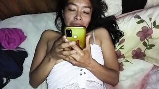 She's reading what fans like to see - 11 image