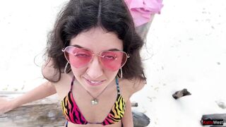 Golden shower for Katty on the public beach - 5 image