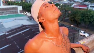 I fuck the bricklayer BBC on my terrace under construction and make him squirt with a view of the city of Cali Colombia - 7 image