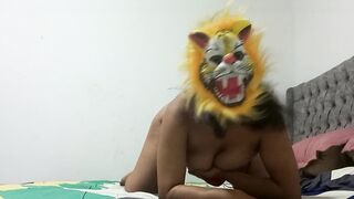 A BEAUTIFUL TIGRESS DOES AN EROTIC DANCE WITH MASTURBATION FOR HER FANS YOU CAN'T MISS IT.. - 11 image