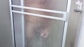 A delicious bath with my cute stepsister and I cum in her mouth. hl - 4 image