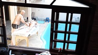 She went to get a massage by the pool and ended up getting a handjob and blowjob - 4 image