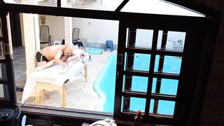 She went to get a massage by the pool and ended up getting a handjob and blowjob - 5 image