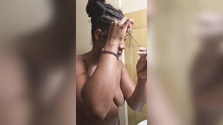 Beautiful Ebony Makes Its Toilet - 15 image