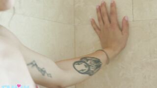 Teen Stepsis Naomi Swann Gives Her Stepbrother A Taste Of Her Sweet Squirting Pussy - 3 image