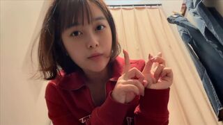 [Masturbation in the changing room] I almost got caught masturbating to the person who was changing clothes next to me ... - 1 image