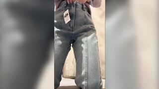 [Masturbation in the changing room] I almost got caught masturbating to the person who was changing clothes next to me ... - 2 image