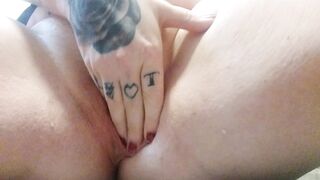 Inexperienced Milf fucking and stretching her pussy out ready for her husband