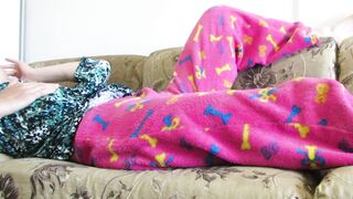 I made a mask on my faces and took care of my pussy - 2 image