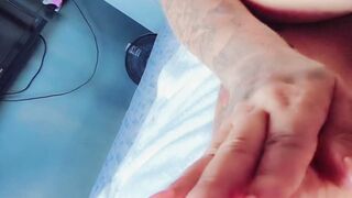 Watch this solo Brazilian babe squirt while getting her ass drilled hard - 3 image