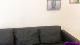 Kessahaortega uses her pink dildo to cum hard & squirt in homemade video