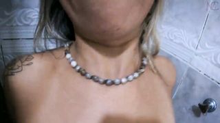 Hot blonde playing with the ass! - 5 image